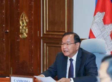 据柬埔寨外交部2月21日发布的通告，应泰国外长的邀请