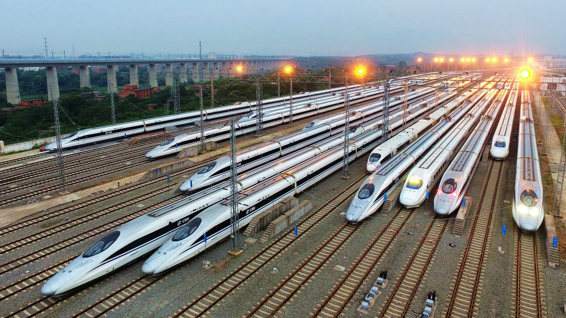 2024年铁路暑运预计发送旅客8.6亿人次