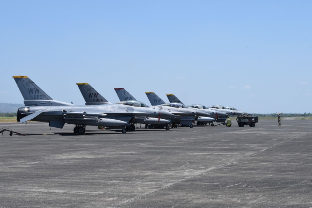 菲律宾-美国空军结束今年首场雷霆对抗演习