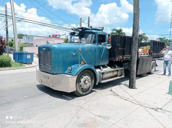 捐赠物资卡车（图源：Yaima Valle Barrios FaceBook，《哈瓦那论坛》转）