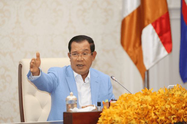 首相访华前夕，柬埔寨外交部点名警告美媒，美国已经破防了