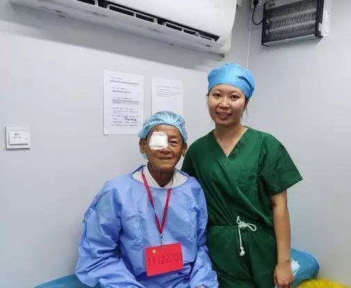 广西眼科护士扎根一线16年为柬埔寨患者送光明