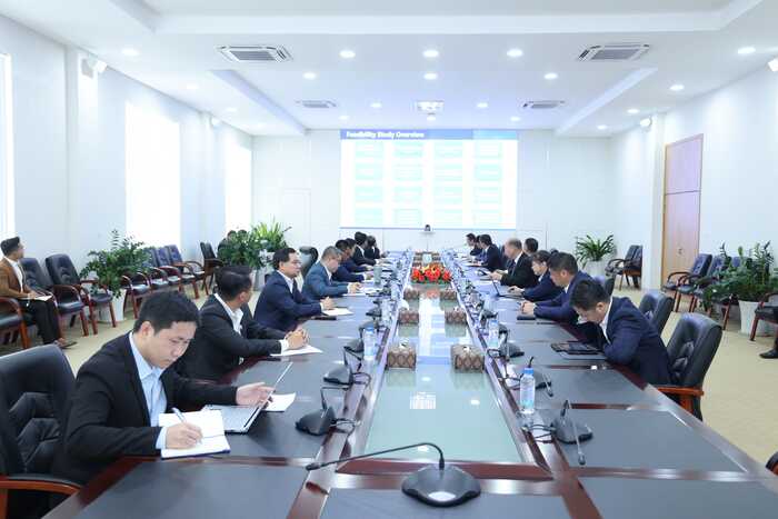 公共工程部长与中国路桥讨论德崇扶南运河项目