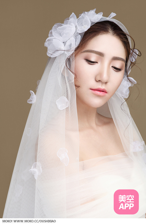 唯美新娘 高贵白色婚纱写真