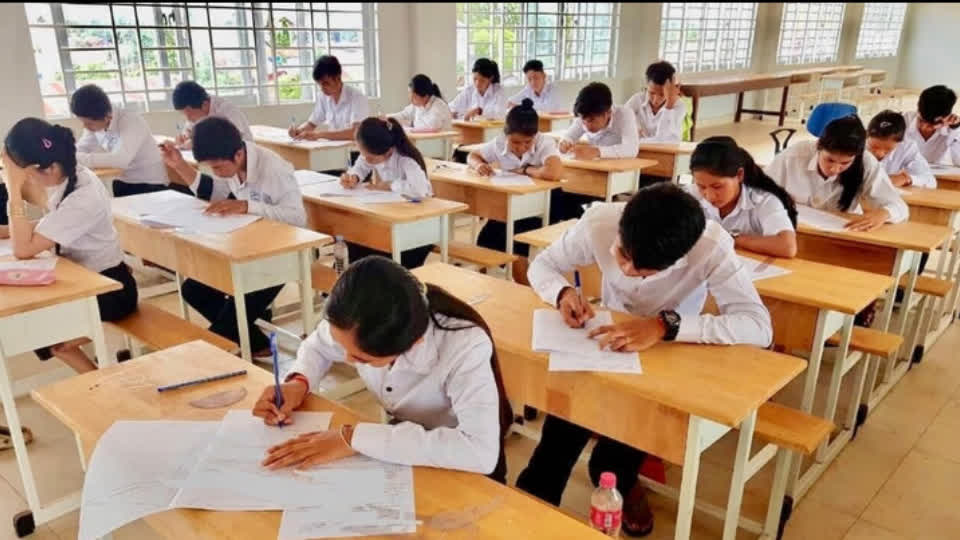 柬教育部：高考时抄袭者或被禁考2年