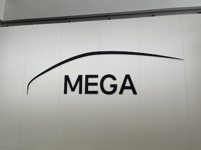 理想汽车主力车型全线降价，MEGA售价下调3万元