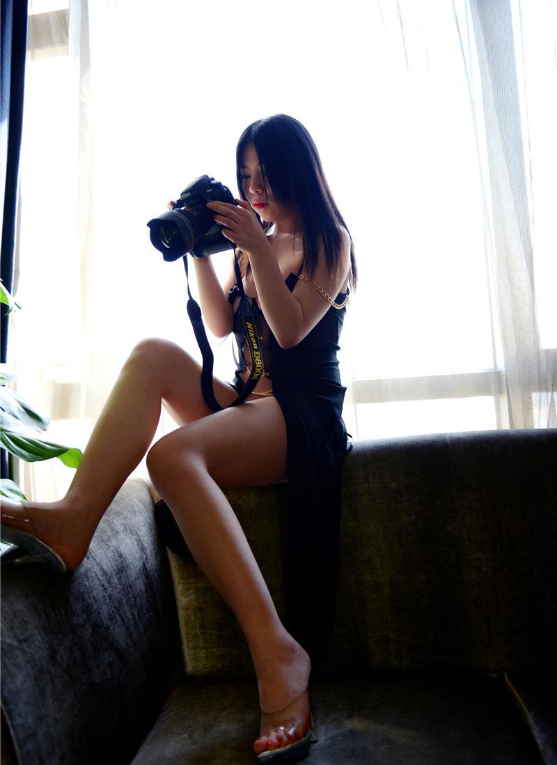 绝色女模性感美丽 高跟美腿写真
