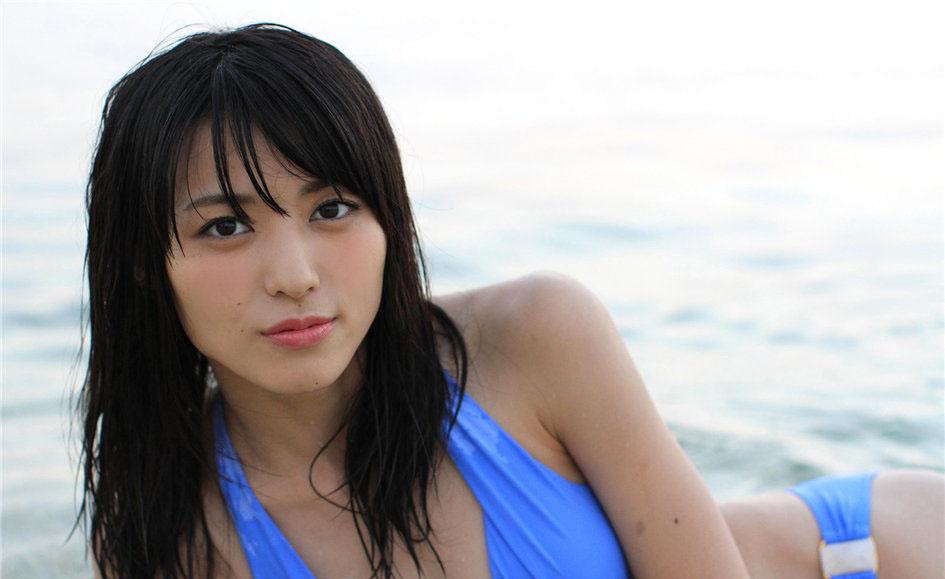 日本偶像矢岛舞美蓝色泳装写真 美女性感比基尼大片 梦幻香艳比基尼美女